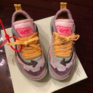 OFF WHITE SNEAKERS SOLD ON ANOTHER SITE